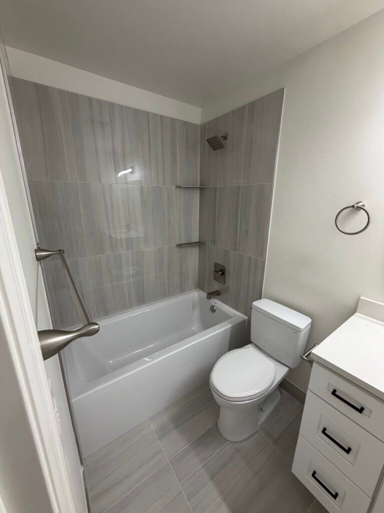 Modern bathroom remodel – Bathroom Renovation in Everett, WA