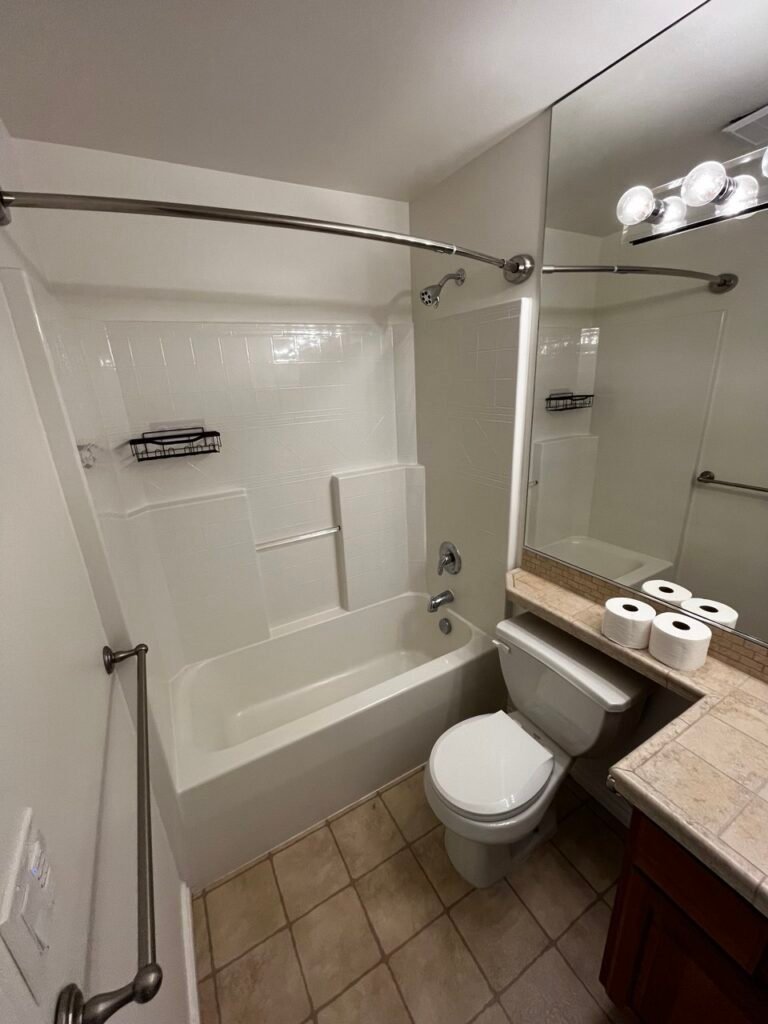 Modern bathroom remodel – Bathroom Renovation in Everett, WA