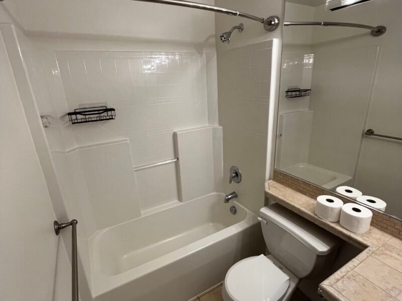 Modern bathroom remodel – Bathroom Renovation in Everett, WA