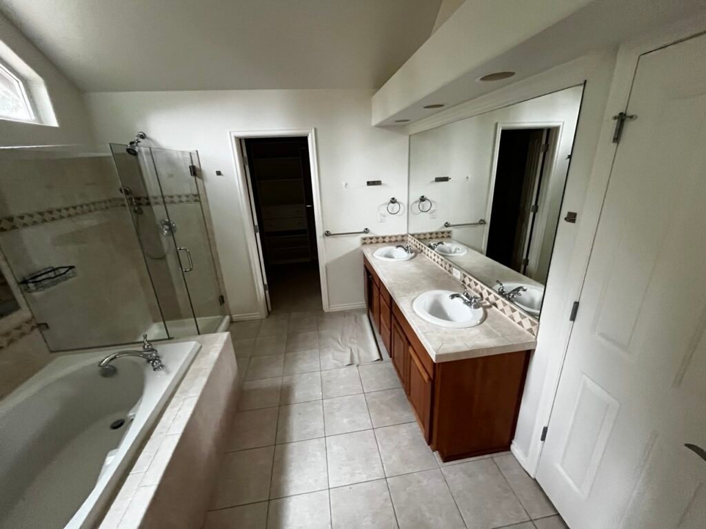 Modern bathroom remodel – Bathroom Renovation in Everett, WA